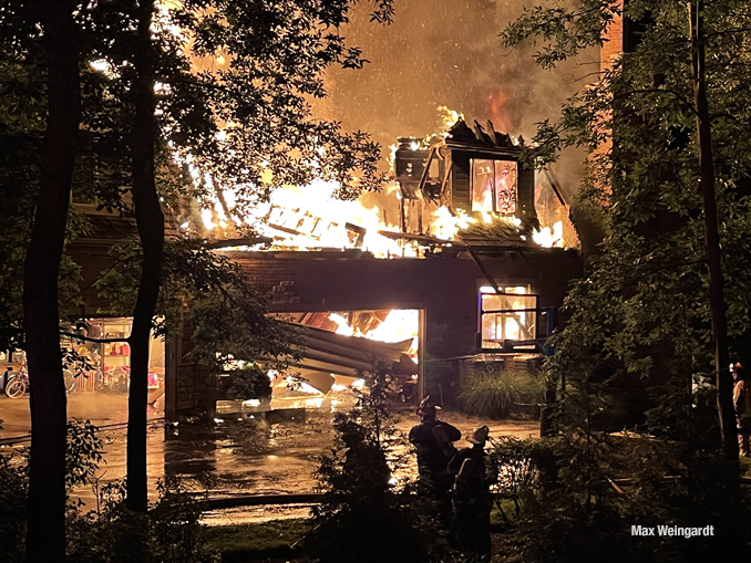 Extra-alarm house fire on Tiffany Court in Kildeer on Saturday, July 30, 2022 (PHOTO CREDIT: Max Weingardt)