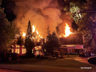 Extra-alarm house fire on Tiffany Court in Kildeer on Saturday, July 30, 2022 (PHOTO CREDIT: Max Weingardt)