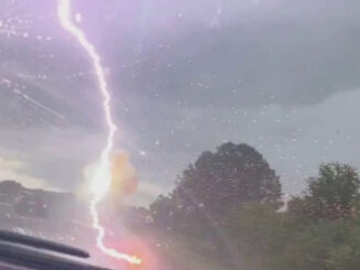 Lightning strike on Tampa, Florida highway (SOURCE: Storyful/FoxWeather)
