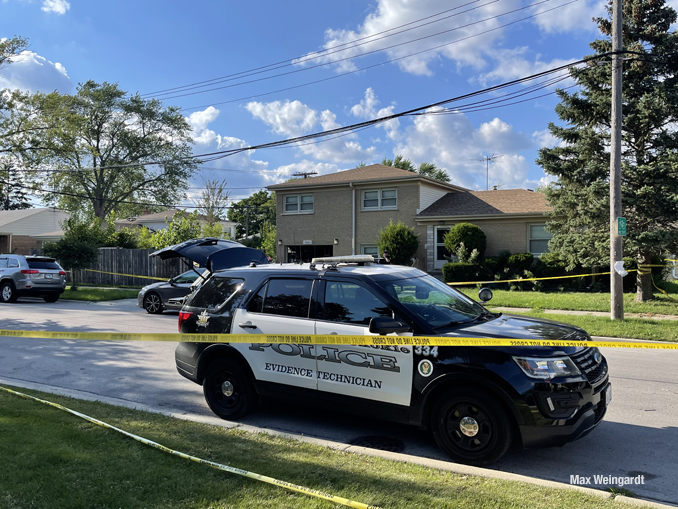 Skokie police at the scene of a shooting on Kirk Street in Skokie (PHOTO CREDIT: Max Weingardt)