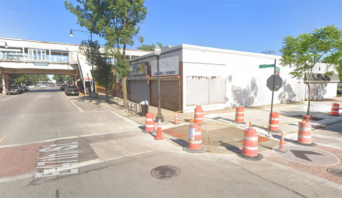 Closed Exquisite Vogue store at 303 East 47th Street before it was involved in an extra-alarm fire on Sunday, October 23, 2022 (Image capture June 2022 ©2022 Google)