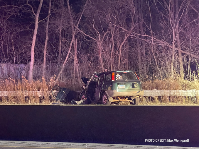 Extrication crash with four hurt on Skokie Valley Road north of Half Day Road in Highland Park on Sunday, November 20, 2022 (PHOTO CREDIT: Max Weingardt)