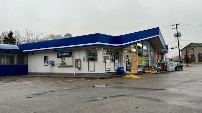 Marathon gas station  after an overnight burglary Wednesday, December 14, 2022 at the northwest corner of Kirchoff Road and Hicks Road in Rolling Meadows