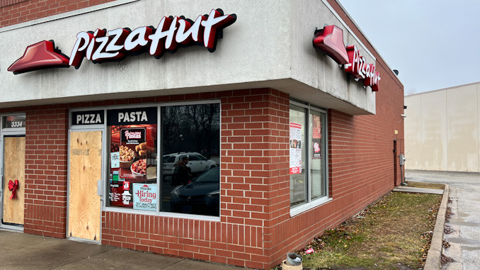 Pizza Hut after an overnight burglary Wednesday, December 14, 2022 at a Rolling Meadows strip mall