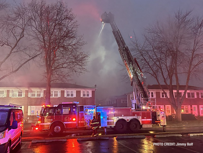 Fire scene at extra alarm apartment fire near Noel Street and Margail Avenue in Des Plaines (SOURCE: Jimmy Bolf)