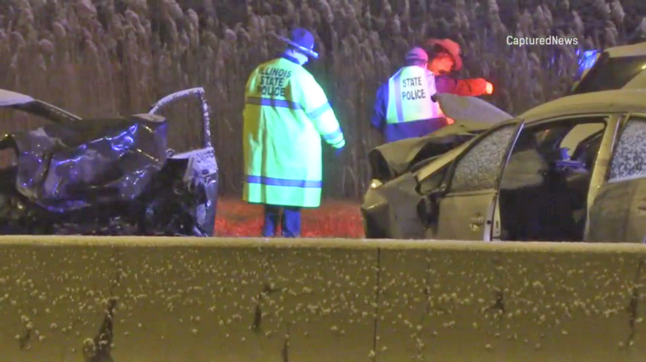 Illinois State Police troopers investigating a fatal wrong-way driver crash in the northbound lanes of I-290 after a wrong-way traveled southbound in the northbound lanes of Route 53 (PHOTO CREDIT: CapturedNews)