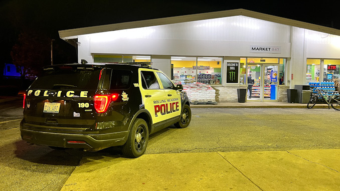 Armed robbery at the Shell gas station, 2200 Algonquin Road in Rolling Meadows Sunday morning, March 19, 2023