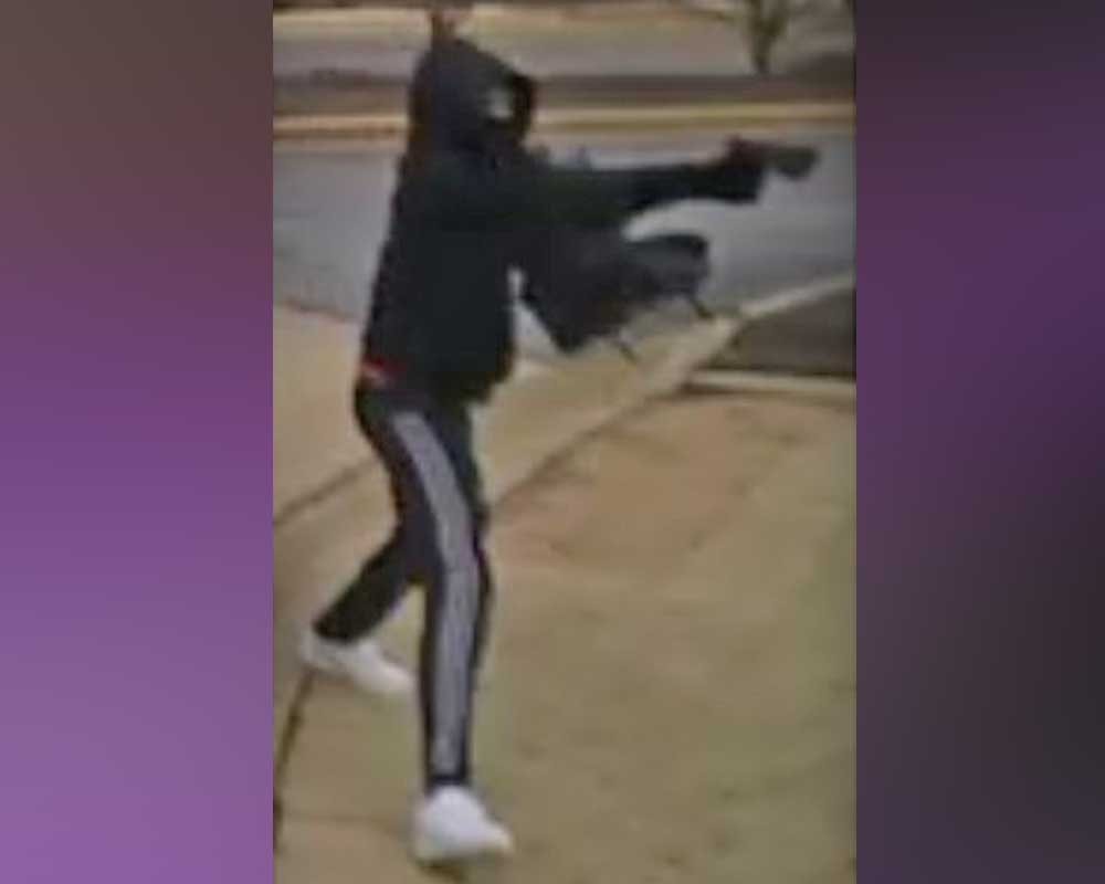 Armed offender at armored car robbery in Orland Park, Saturday, March 4, 2023 (SOURCE: FBI)