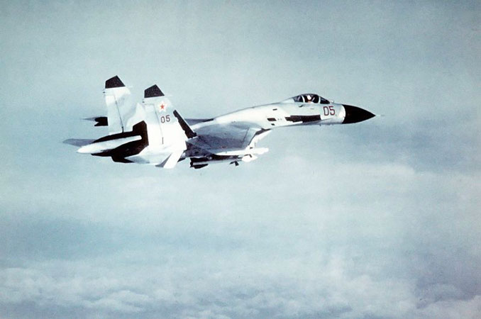 Soviet SU-27 in an unknown date and unknown location (SOURCE: US Department of Defense/public domain)