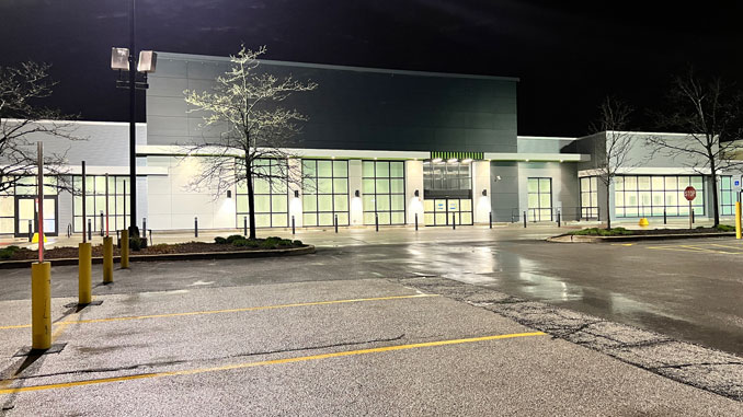 Amazon Fresh sign with logo removed from Arlington Heights store location in April 2023