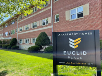 Euclid Place apartments near the intersection of Walnut Avenue and Euclid Avenue in Arlington Heights
