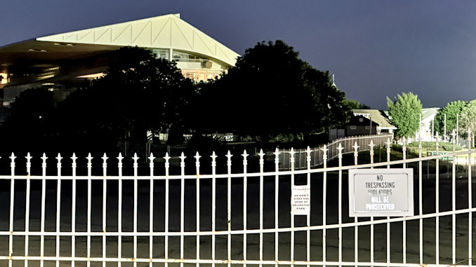 Old Arlington Park gate which will be the authorized emergency vehicle entrance for the demolition project (CARDINAL NEWS)