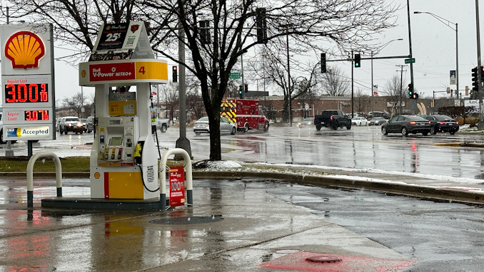 Shell gas station at the southeast corner of Arlington Heights Road and Rand Road in Arlington Heights the morning after a robbery Monday, January 8, 2024