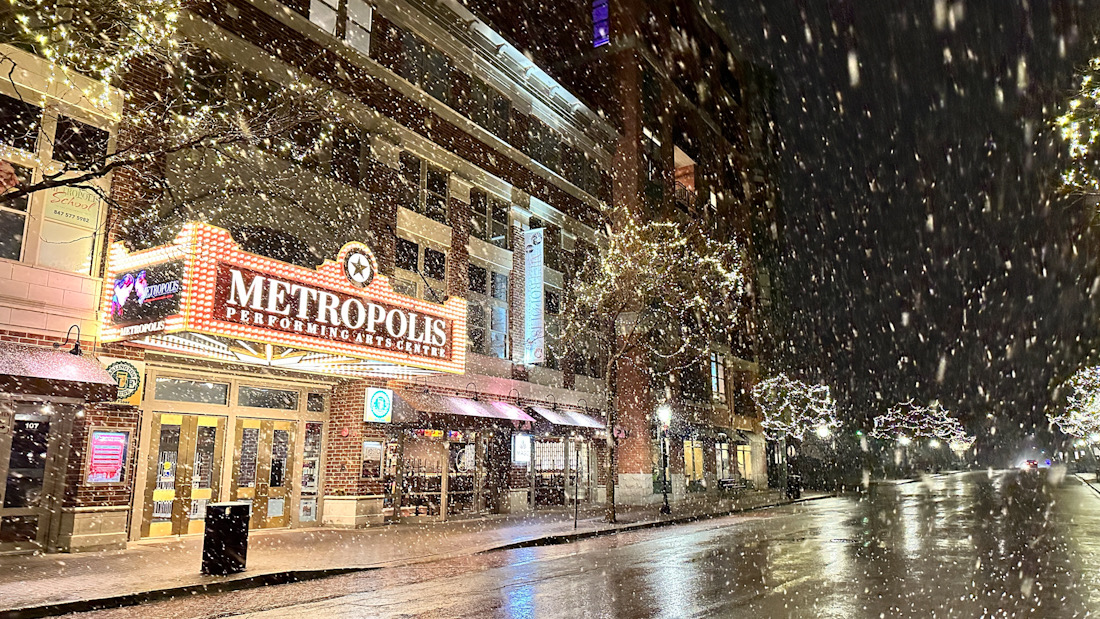 Snow in Arlington Heights started out strong at about 9:52 p.m. Monday, January 8, 2024, but didn't amount to much accumulation Tuesday morning (CARDINAL NEWS)