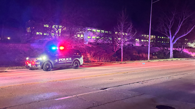 Metra train #735 stopped on the Metra UP-NW line near Northwest Highway and Yale Avenue in Arlington Heights (SOURCE: Arlington Heights)