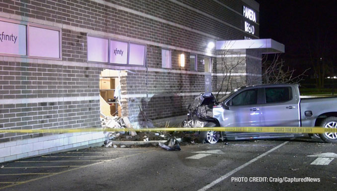 Crash and gas leak causes evacuation at Panera Bread in Gurnee on Sunday, April 7, 2024k (CraIg/Captured News)