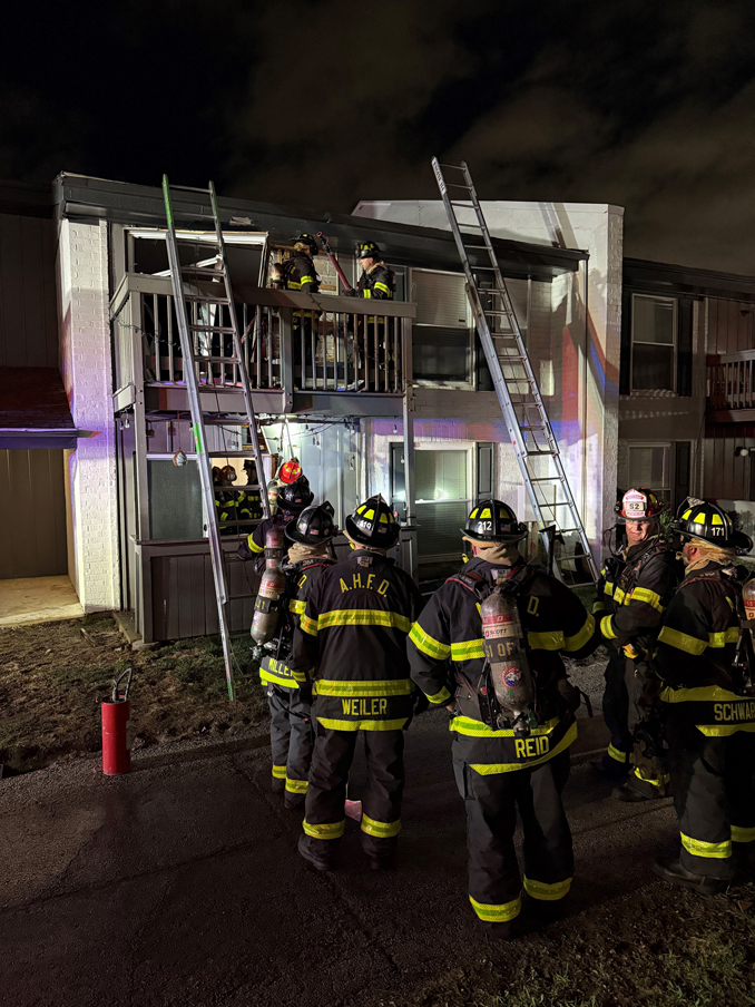 Apartment fire in an exterior wall on Seegers Road in Arlington Heights about 3:00 a.m. Tuesday, April 15, 2025 (CARDINAL NEWS)