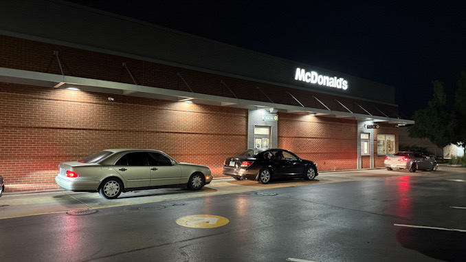 McDonald's drive-thru at 13 West Rand Road in Mount Prospect (CARDINAL NEWS)