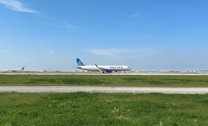 United Airlines jet landing at O'Hare International Airport in 2024 (CARDINAL NEWS)