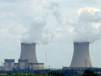 Byron Nuclear Generating Station in Byron, Illinois, filed August 30, 2005 (SOURCE Bill Tracey/Creative Commons Attribution 2.0)
