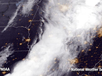 Clouds with thunderstorms moving across Illinois overnight Thursday/Friday (SOURCE: NOAA/NESDIS/STAR – GOES 19 – GEOCOLOR Composite – UMV/CIRA/NOAA)