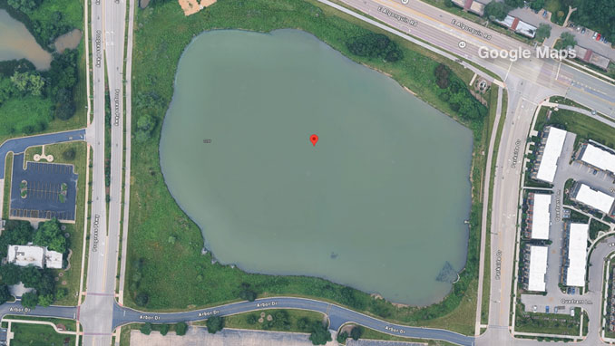 Pond Algonquin Road and Parkside Drive in Schaumburg, Illinois (SOURCE: Imagery ©2026 Vexcel Imaging US, Inc. Imagery ©2026 Airbus, Maxar Technologies, Map data ©2026 Google)