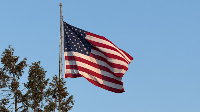 Northeast winds at about 7:00 p.m. Saturday, June 6, 2026 at Casey's Automotive on Rand Road in Arlington Heights (CARDINAL NEWS)